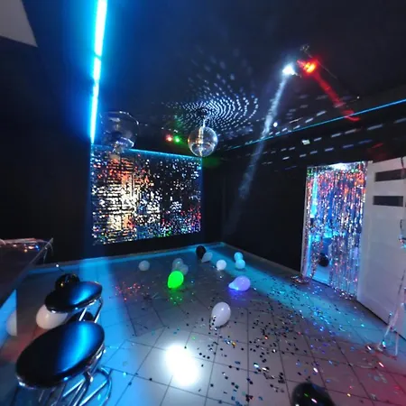 公寓 Laundromat Party House 格但斯克